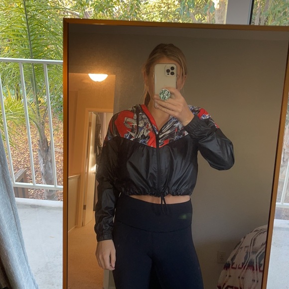 Nike Floral Windrunner - Picture 6 of 8